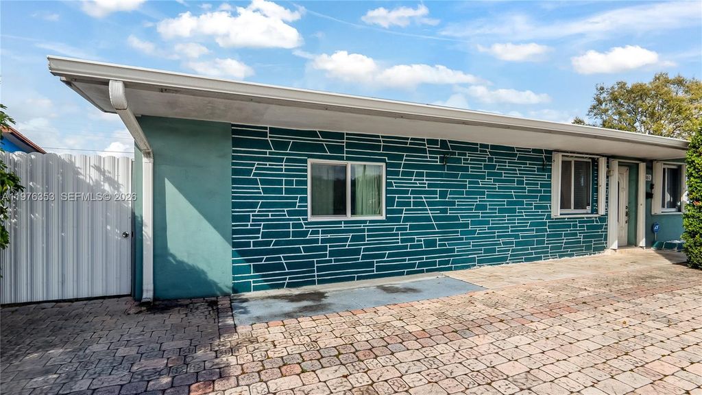 7861 Sheridan St, Hollywood, FL 33024