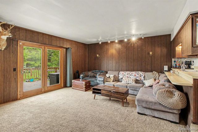 10066 Carpenter Road, Flushing, MI 48433