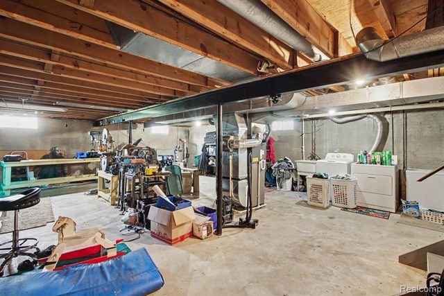 10066 Carpenter Road, Flushing, MI 48433