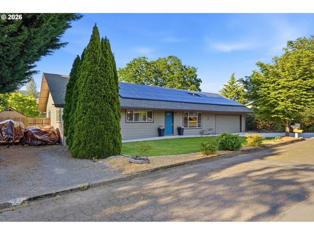609 E SUNSET Ct, Newberg, OR 97132