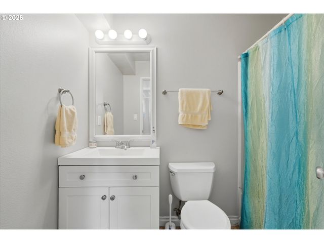 609 E SUNSET Ct, Newberg, OR 97132