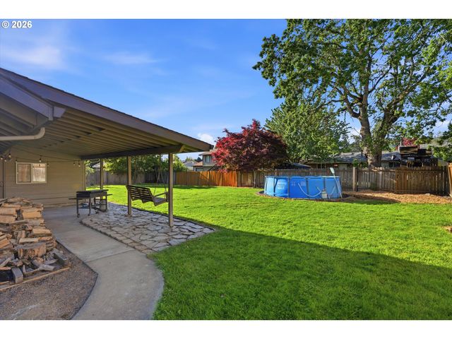 609 E SUNSET Ct, Newberg, OR 97132