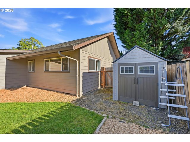 609 E SUNSET Ct, Newberg, OR 97132