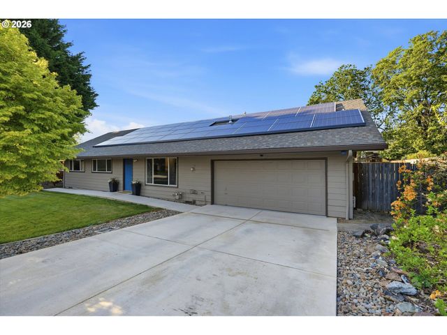 609 E SUNSET Ct, Newberg, OR 97132