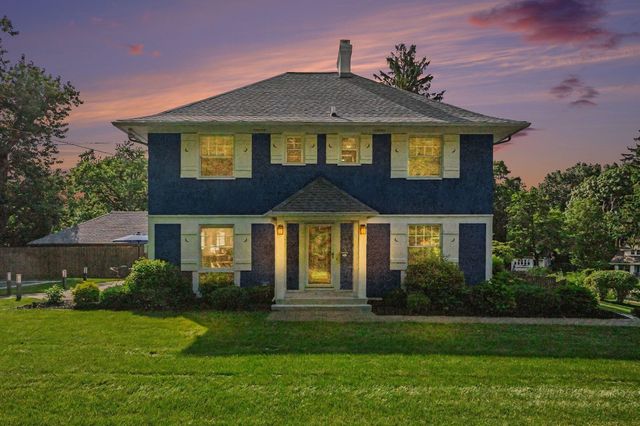 1517 Spruce Drive, Kalamazoo City, MI 49008