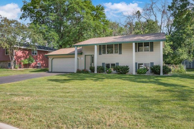 9109 Erickson Court N, Brooklyn Park, MN 55428