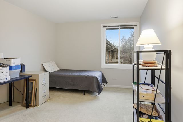 471 Raintree Court 2B, Glen Ellyn, IL 60137