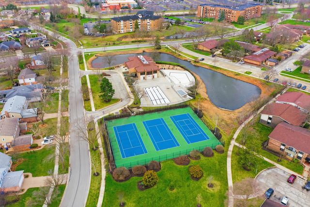 471 Raintree Court 2B, Glen Ellyn, IL 60137