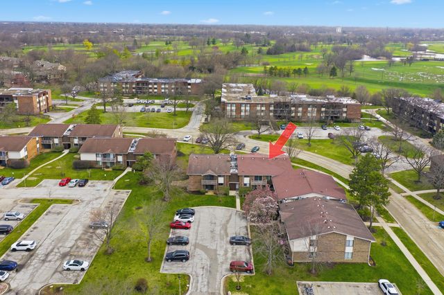 471 Raintree Court 2B, Glen Ellyn, IL 60137