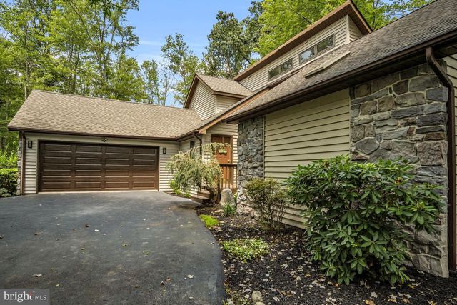 3504 HICKORY HOLLOW RD, Harrisburg, PA 17112