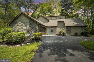 3504 HICKORY HOLLOW RD, Harrisburg, PA 17112