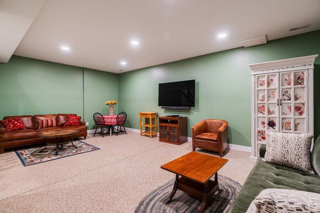 2207 Riverside Drive, Cincinnati, OH 45202