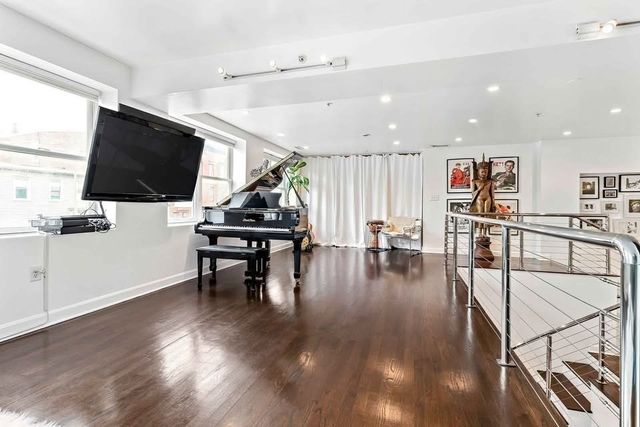 156-160 Chelsea St 104, Boston, MA 02128