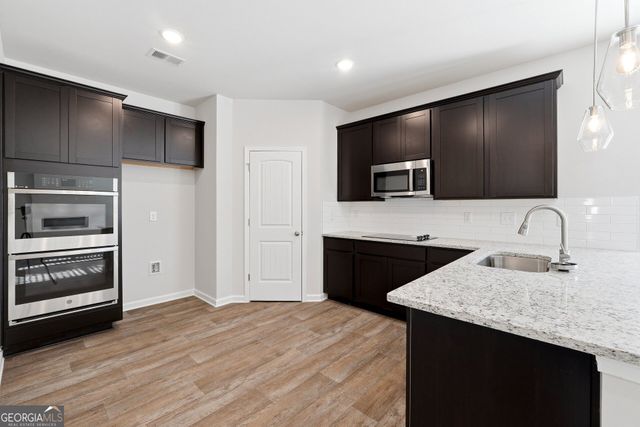 8196 Riverchase Drive, Palmetto, GA 30268