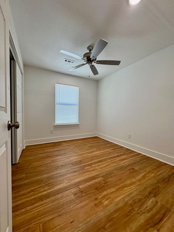 1204 Nedra Drive A, Decatur, AR 72722