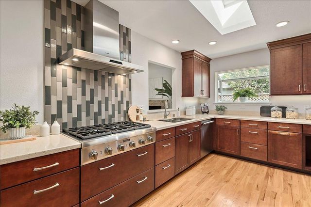 811 Daffodil Way, San Jose, CA 95117