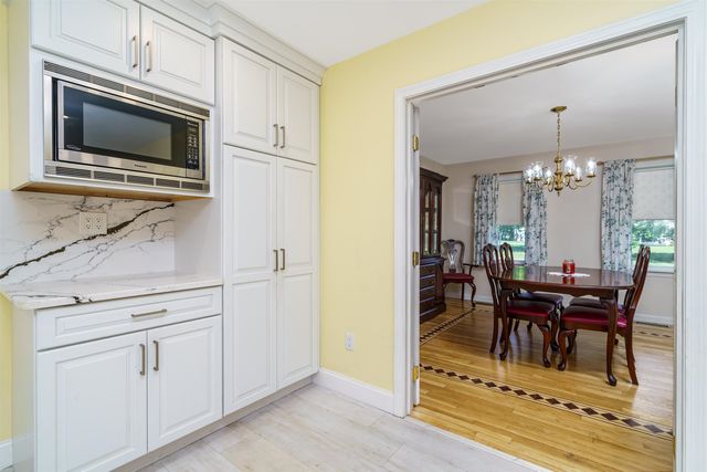 14 Blackstone Circle, Pelham, NH 03076