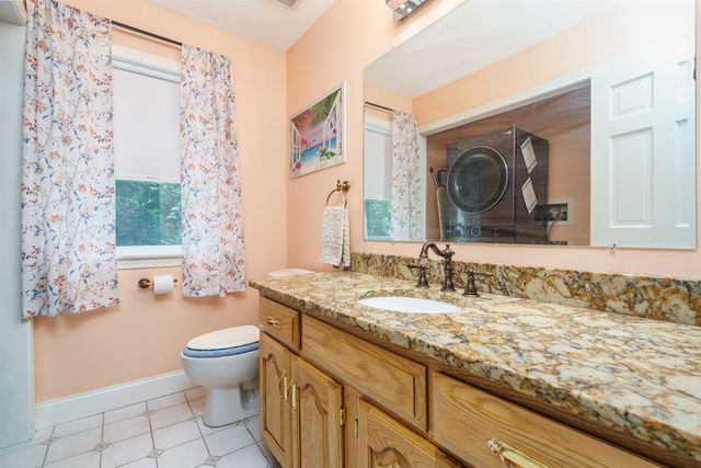 14 Blackstone Circle, Pelham, NH 03076