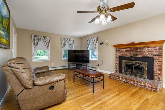 14 Blackstone Circle, Pelham, NH 03076