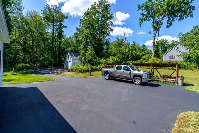 14 Blackstone Circle, Pelham, NH 03076