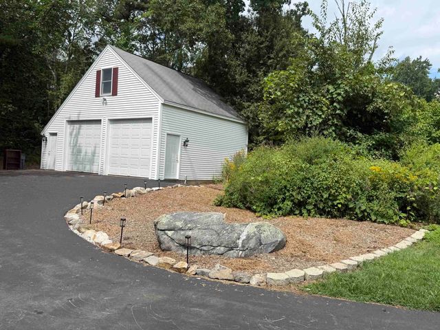 14 Blackstone Circle, Pelham, NH 03076