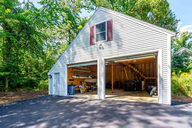 14 Blackstone Circle, Pelham, NH 03076