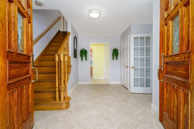 14 Blackstone Circle, Pelham, NH 03076