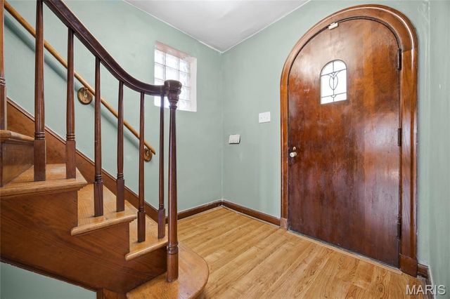 6214 Pernod Avenue, St Louis, MO 63139