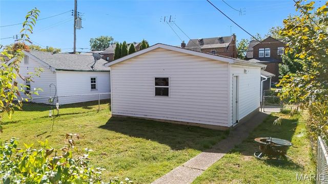 6214 Pernod Avenue, St Louis, MO 63139