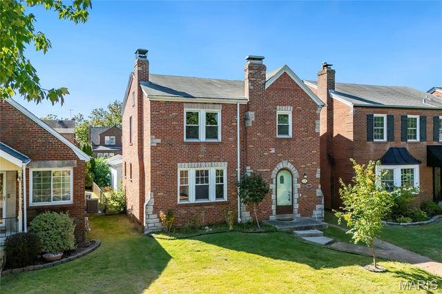 6214 Pernod Avenue, St Louis, MO 63139