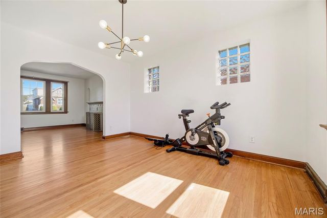 6214 Pernod Avenue, St Louis, MO 63139