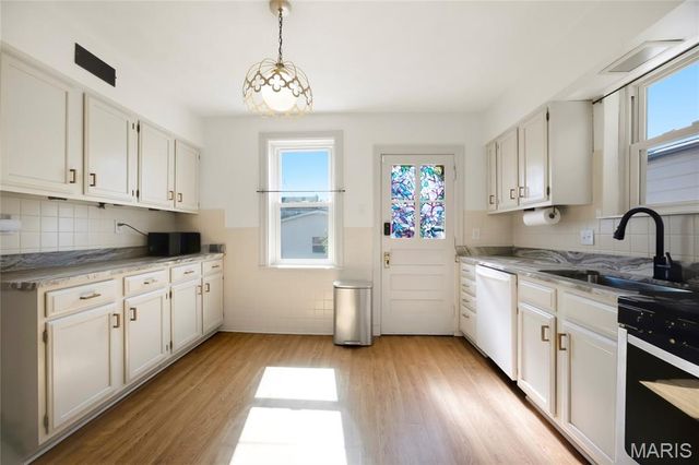 6214 Pernod Avenue, St Louis, MO 63139