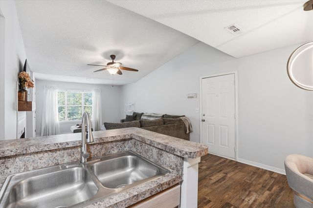 2011 N Highway 17 2200i, Mount Pleasant, SC 29466