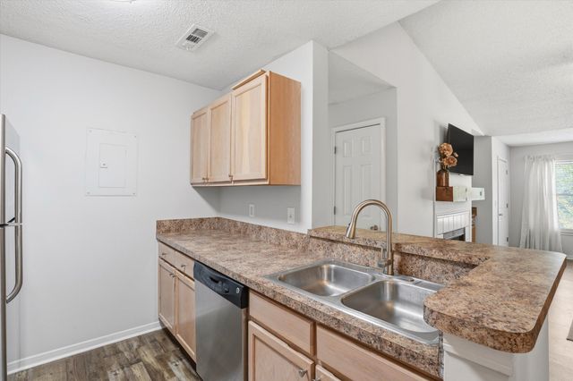 2011 N Highway 17 2200i, Mount Pleasant, SC 29466