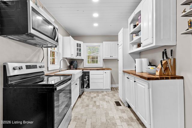 137 Eastview Dr, Taylorsville, KY 40071