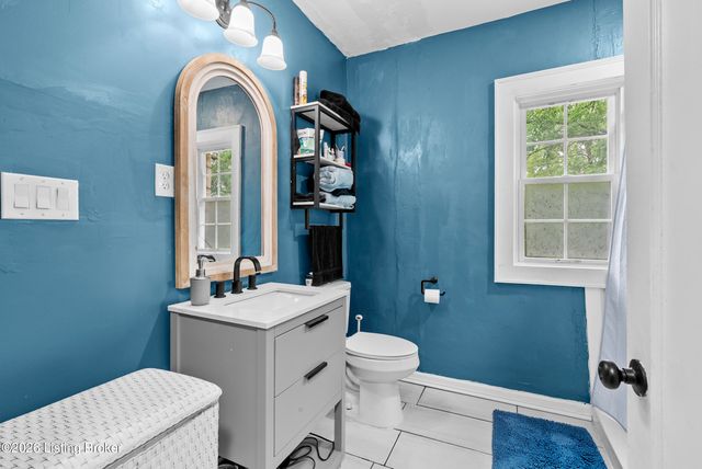137 Eastview Dr, Taylorsville, KY 40071
