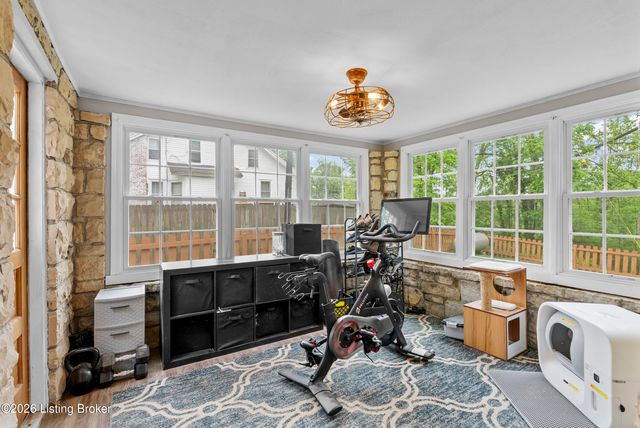 137 Eastview Dr, Taylorsville, KY 40071