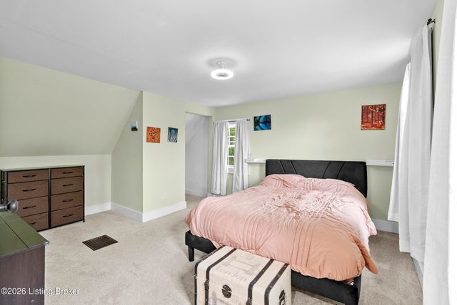 137 Eastview Dr, Taylorsville, KY 40071