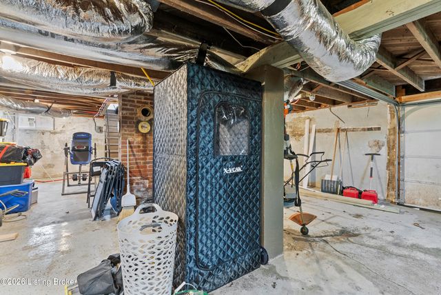 137 Eastview Dr, Taylorsville, KY 40071