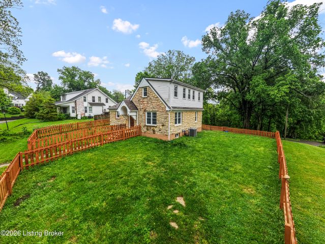 137 Eastview Dr, Taylorsville, KY 40071