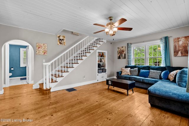 137 Eastview Dr, Taylorsville, KY 40071