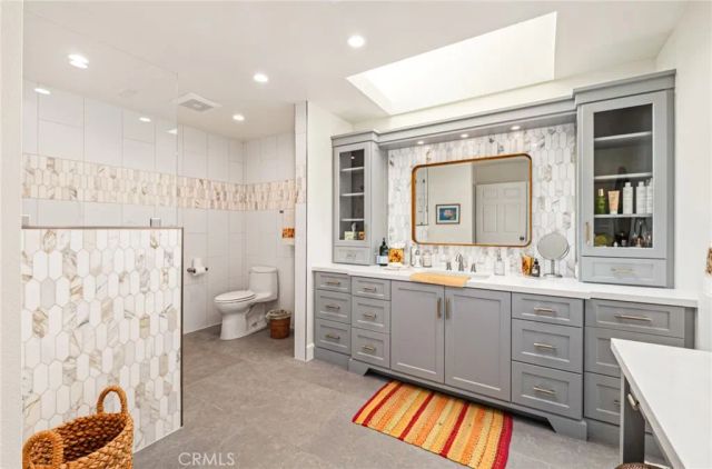 18 Shoal Drive, Corona Del Mar, CA 92625