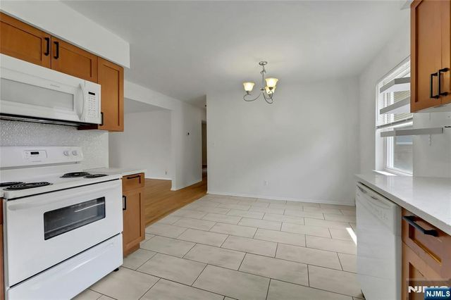 29 Rolling Ridge Road B, Montvale, NJ 07645