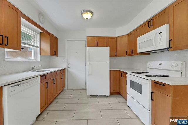 29 Rolling Ridge Road B, Montvale, NJ 07645