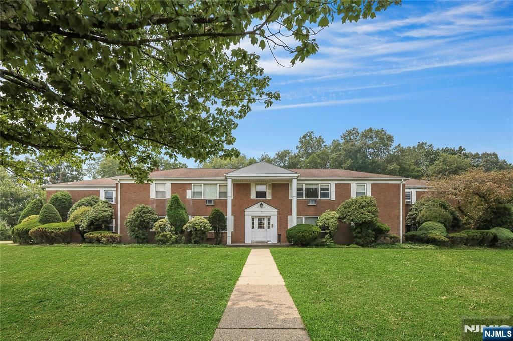 29 Rolling Ridge Road B, Montvale, NJ 07645