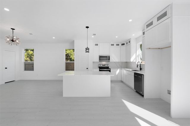 309 W Beckham Street W, Sulphur Springs, TX 75482