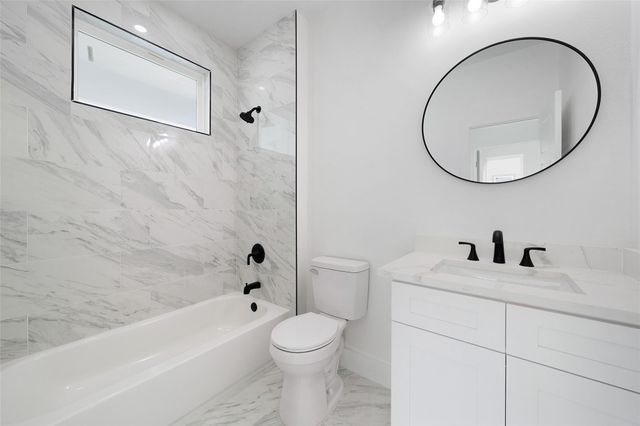 309 W Beckham Street W, Sulphur Springs, TX 75482