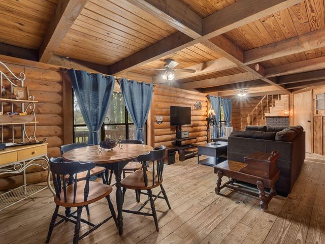 105 Gazebo Ln, Anacoco, LA 71403