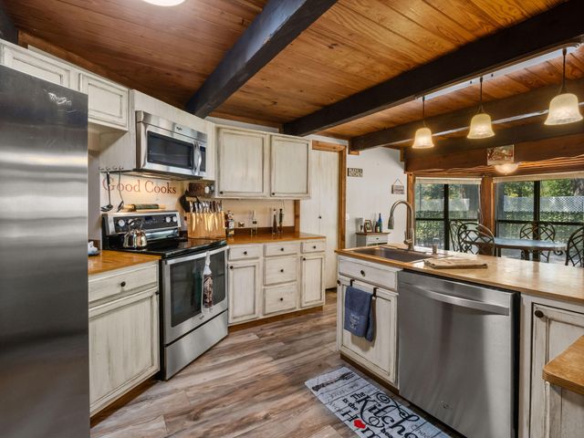 105 Gazebo Ln, Anacoco, LA 71403