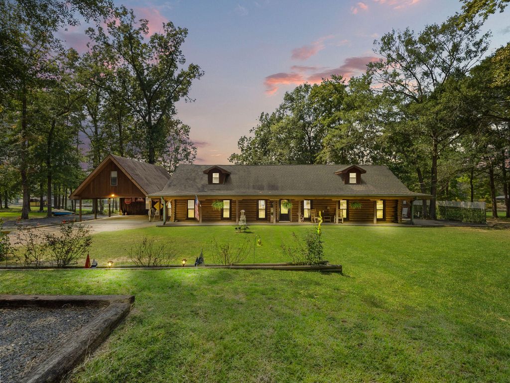 105 Gazebo Ln, Anacoco, LA 71403